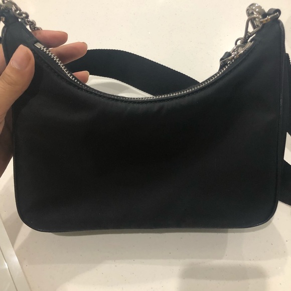 Authentic prada nylon 2005 re-edition bag - Picture 3 of 11
